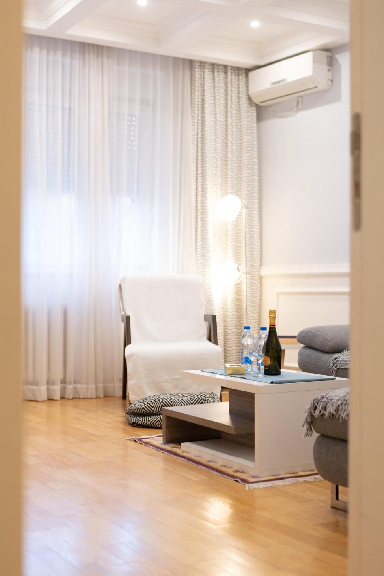 Central Business Apartments Terazije เบลเกรด ภายนอก รูปภาพ